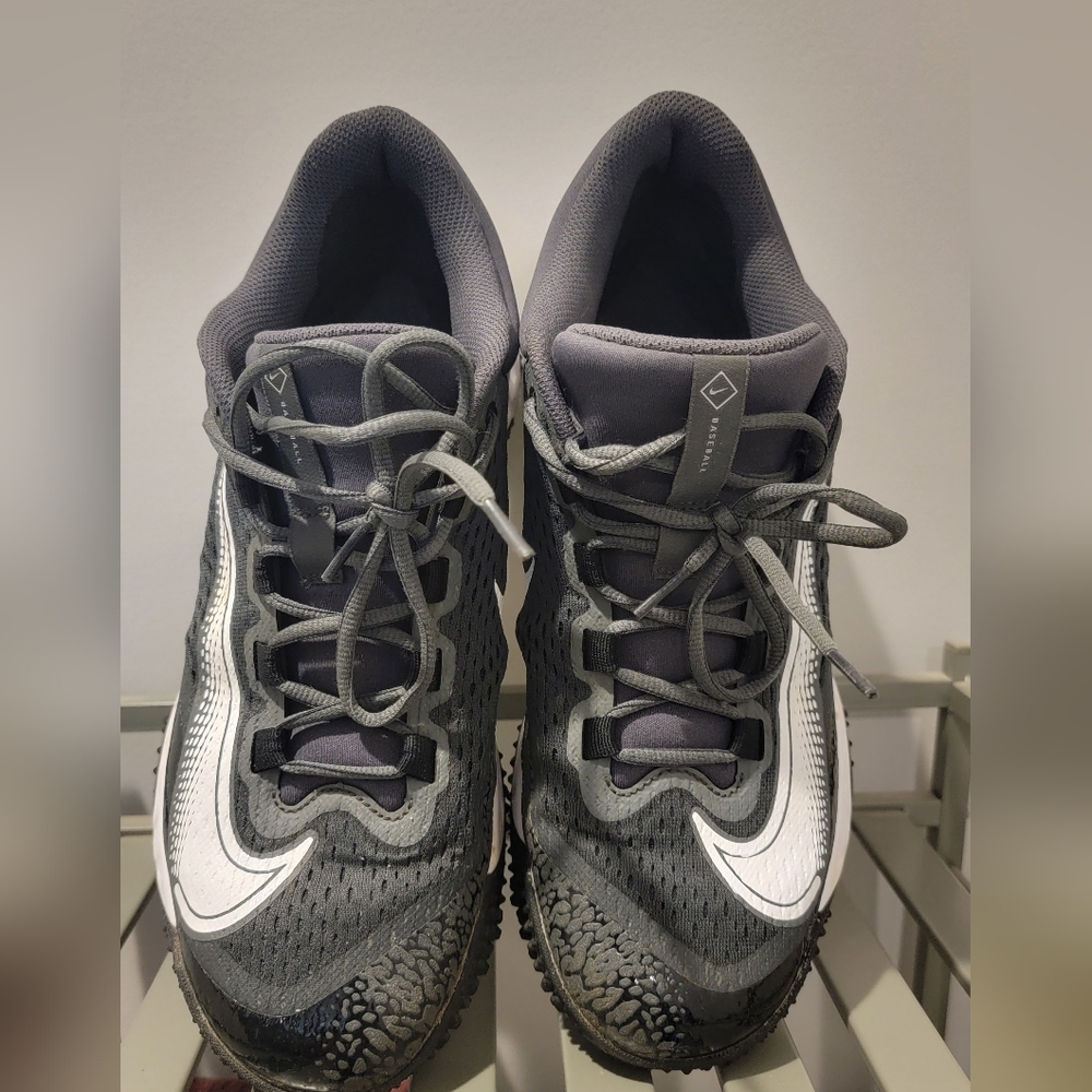 Nike baseball turf shoe 11 gray